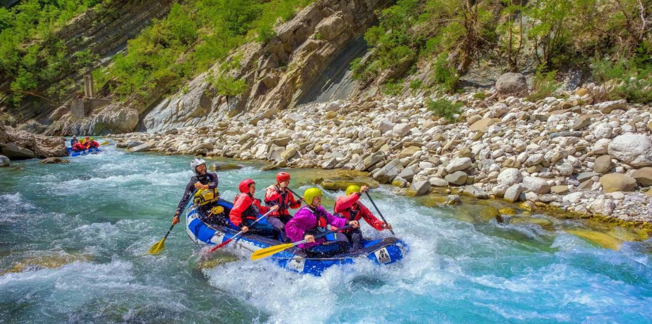 Etheres Tzoumerkon Mountain Resort Katarráktis Exteriör bild