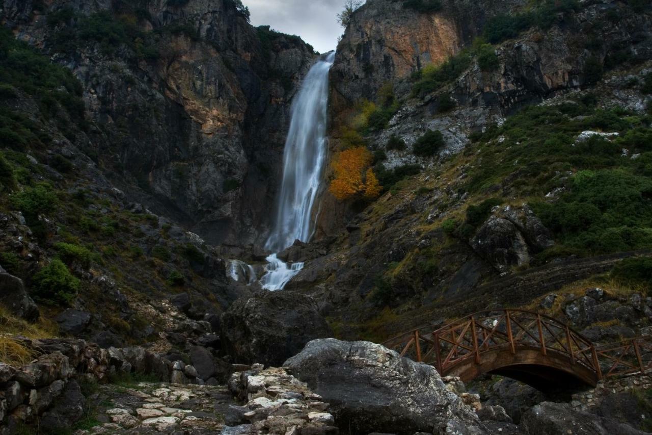 Etheres Tzoumerkon Mountain Resort Katarráktis Exteriör bild